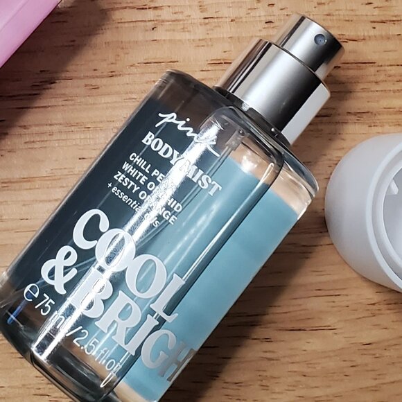 2 VS PINK Mists Cool & Bright and Fresh & Clean 2.5 FL OZ / 75 ML Each - Picture 6 of 6